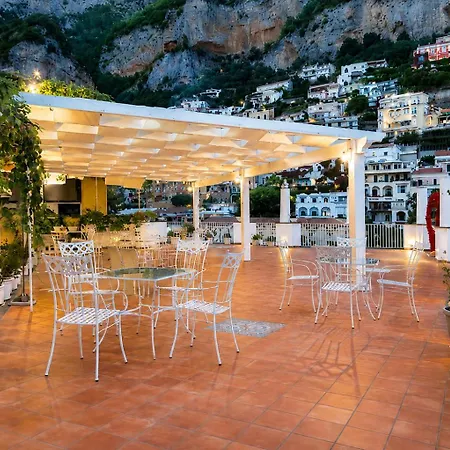 Πανσιόν La Terrazza Del Sole A 3*