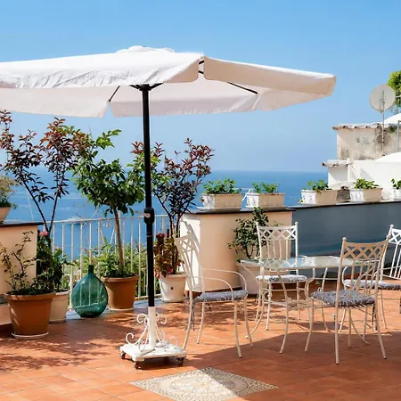 Πανσιόν La Terrazza Del Sole A 3*